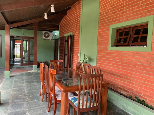 CASA DE FRENTE PARA O MAR EM CANANEIA