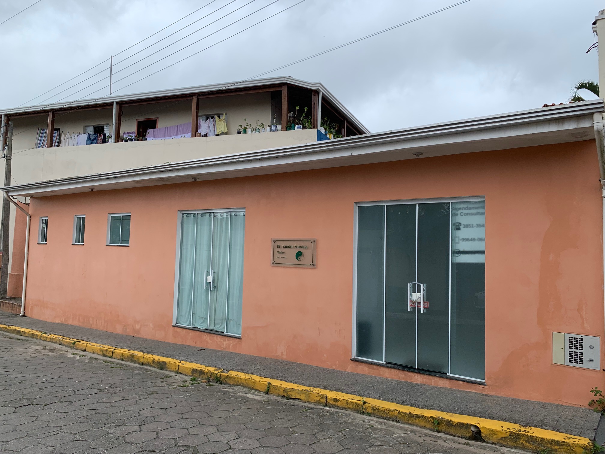 SOBRADO COM PONTO COMERCIAL NO CENTRO HISTÓRICO