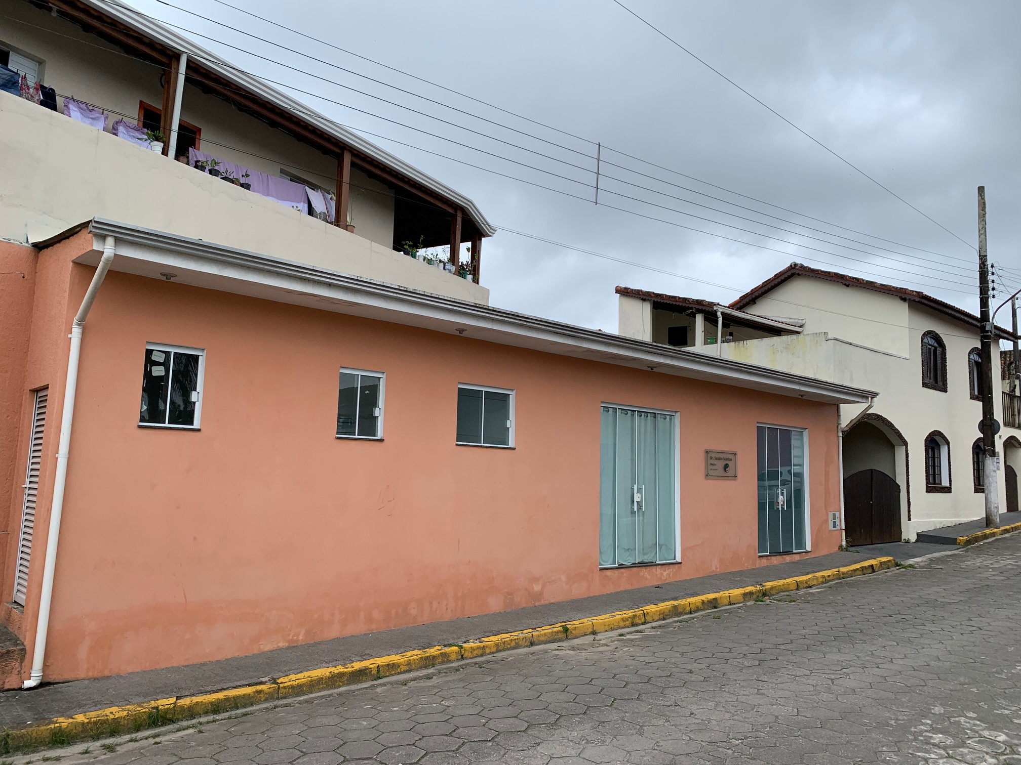 SOBRADO COM PONTO COMERCIAL NO CENTRO HISTÓRICO