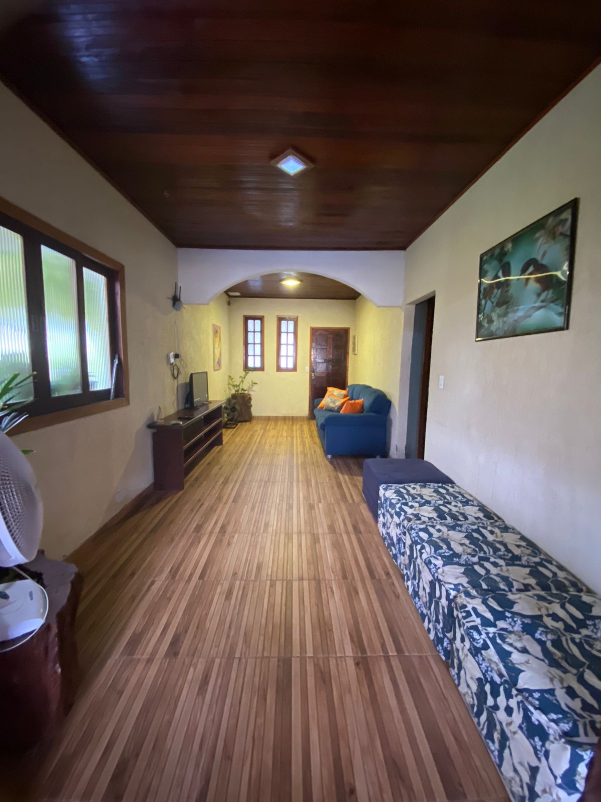 CASA COM PISCINA BAIRRO CARIJO