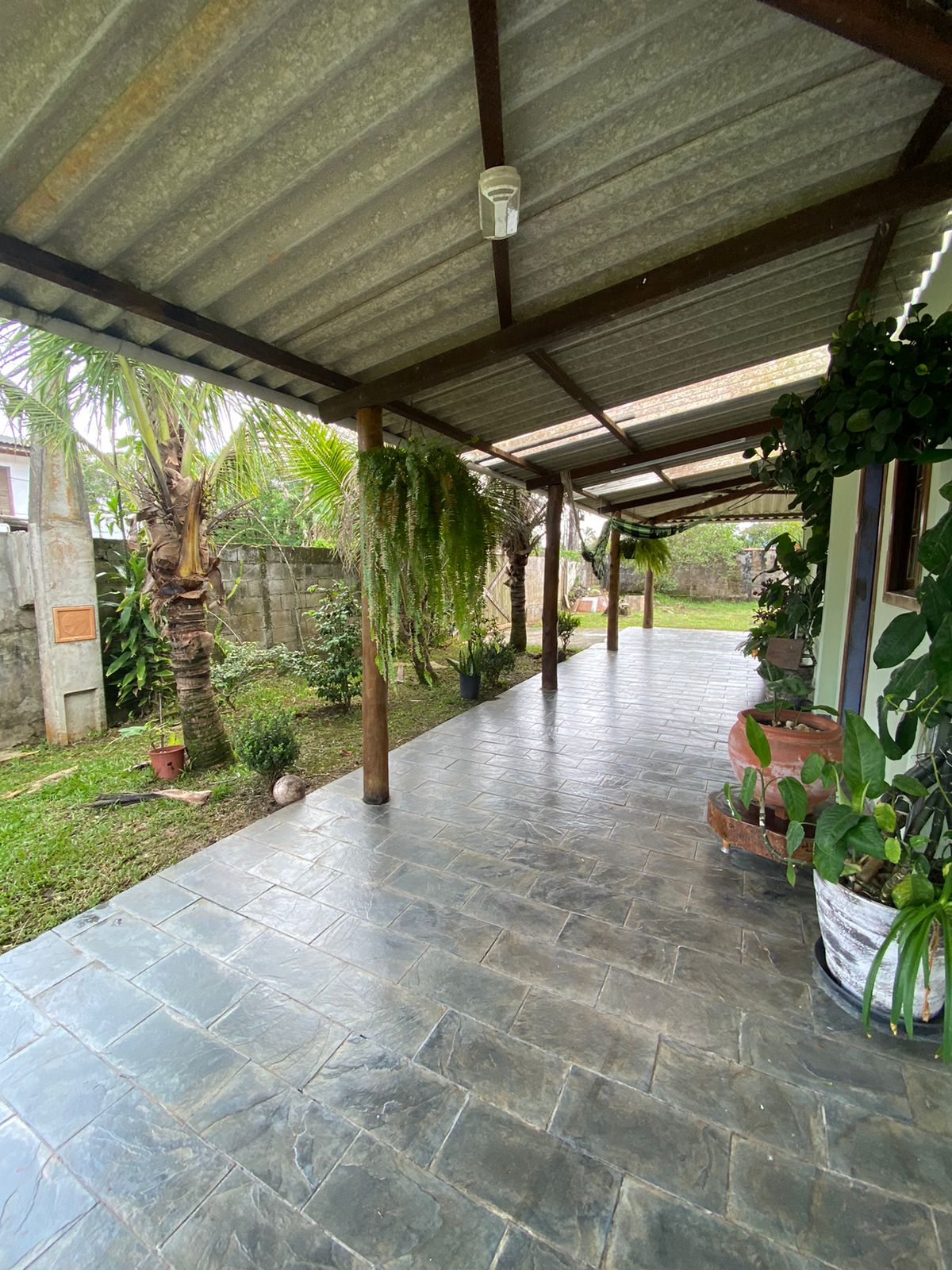 CASA COM PISCINA BAIRRO CARIJO