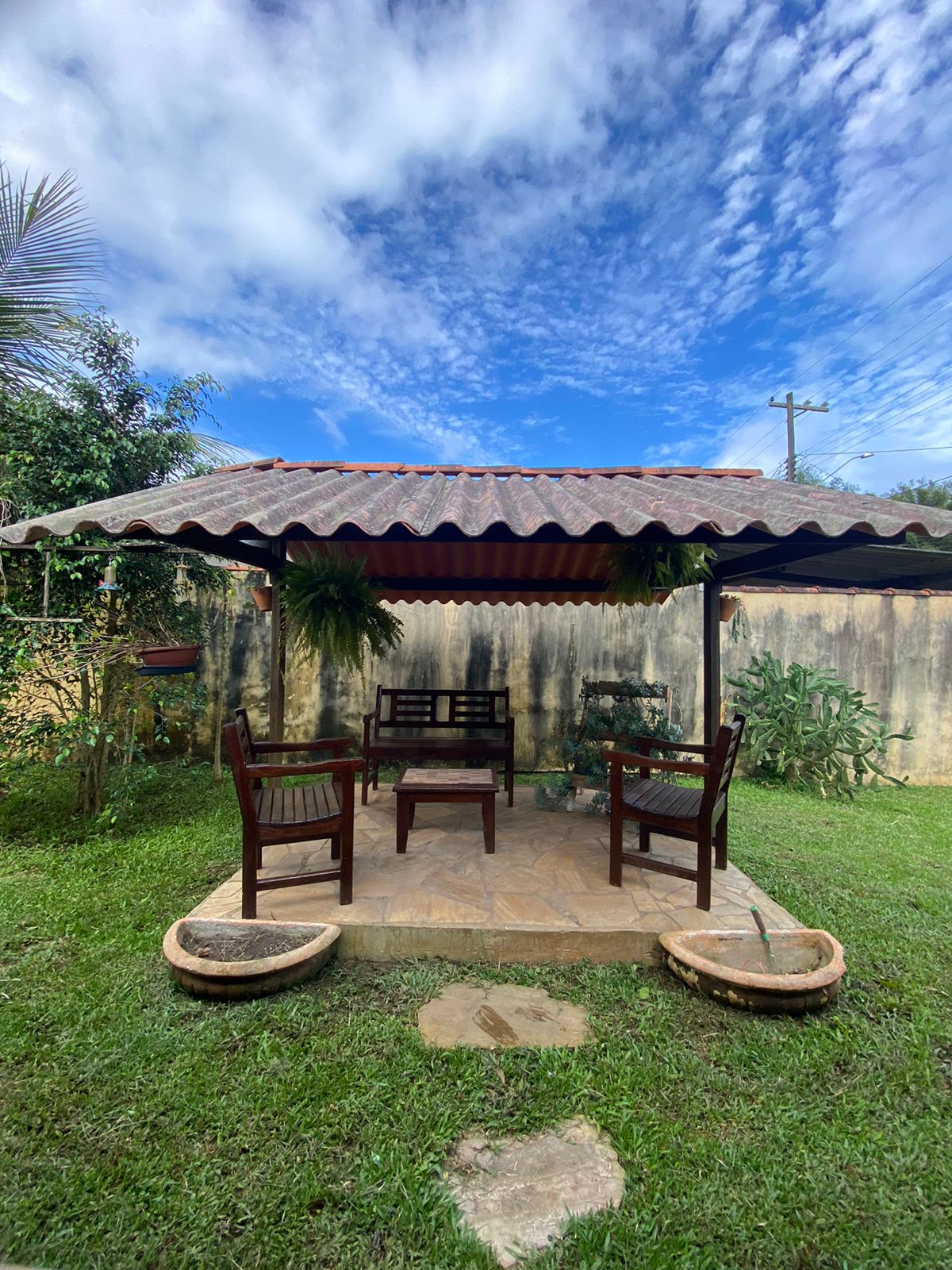 CASA COM PISCINA BAIRRO CARIJO