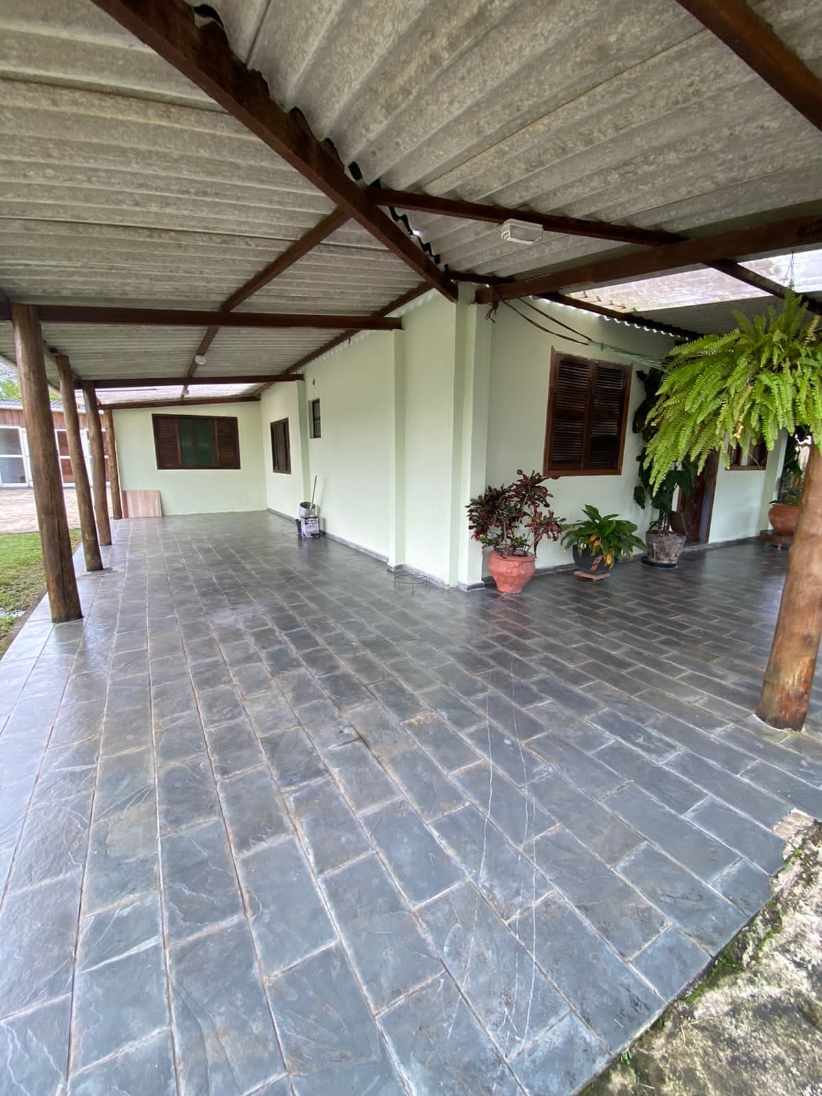 CASA COM PISCINA BAIRRO CARIJO