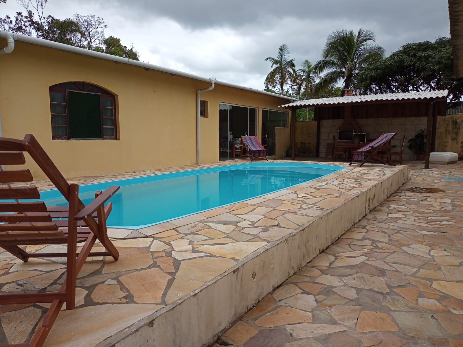 CASA COM PISCINA BAIRRO CARIJO