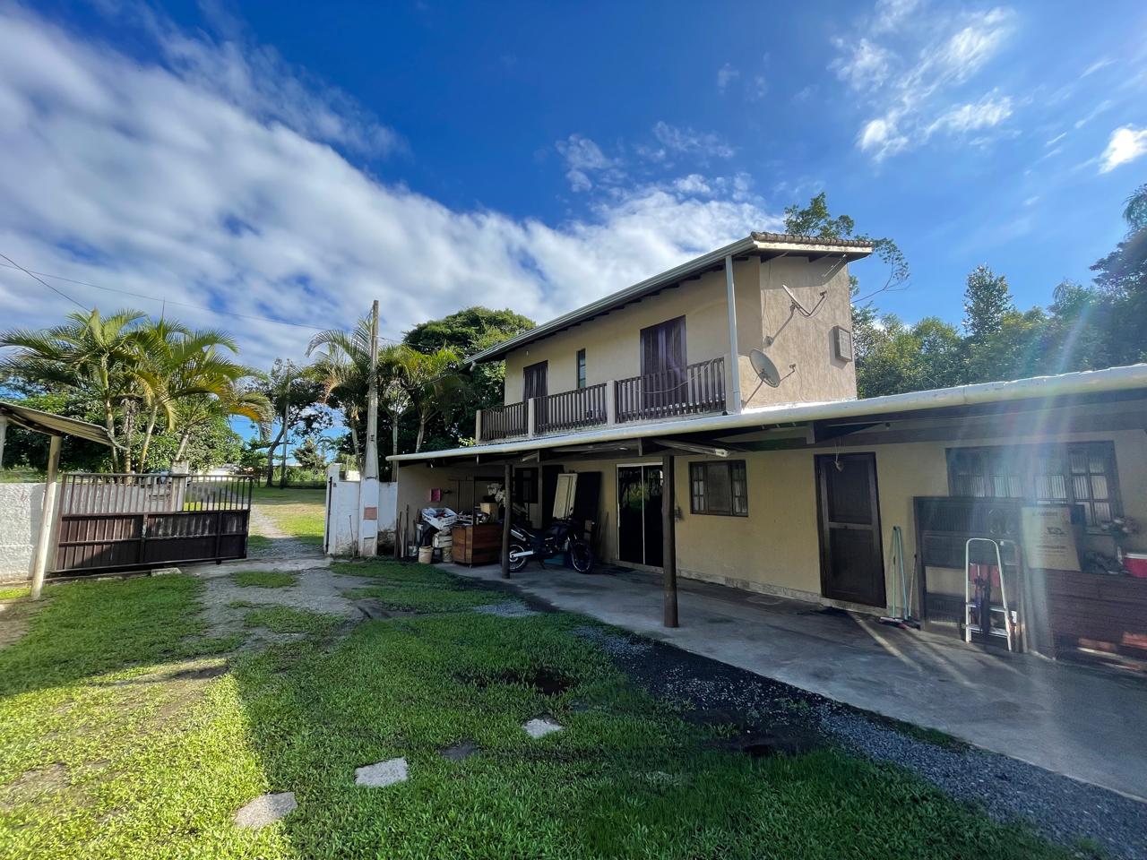 CHACARA COM DOIS SOBRADOS E PONTO COMERCIAL