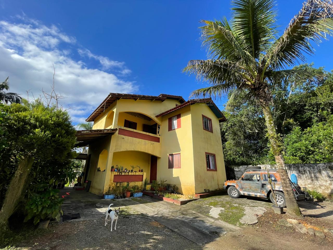 CHACARA COM DOIS SOBRADOS E PONTO COMERCIAL