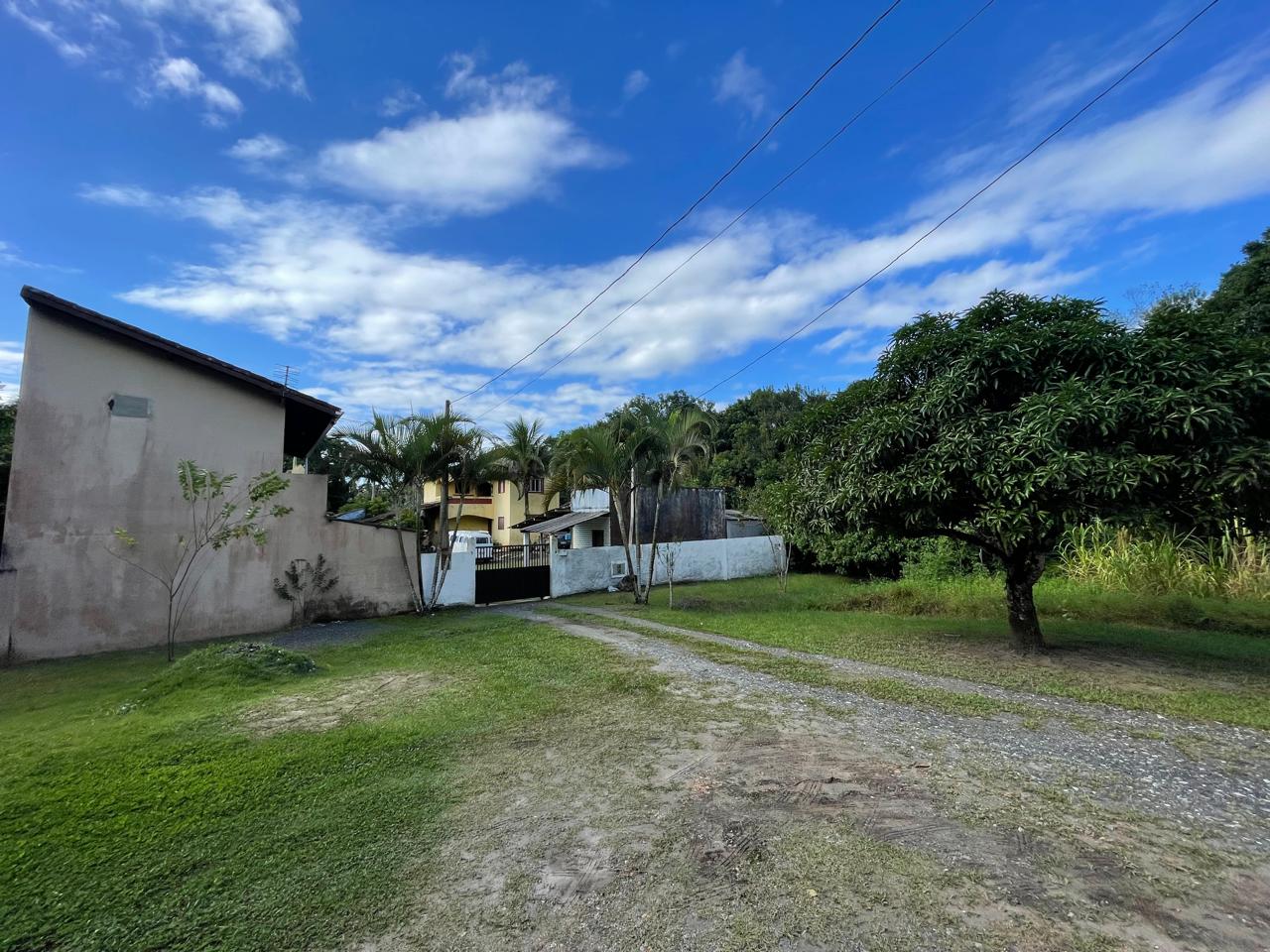 CHACARA COM DOIS SOBRADOS E PONTO COMERCIAL