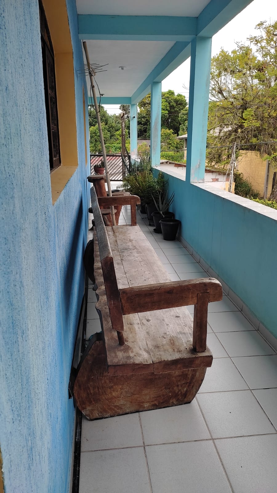 SOBRADO COM PONTO COMERCIAL BAIRRO CARIJO