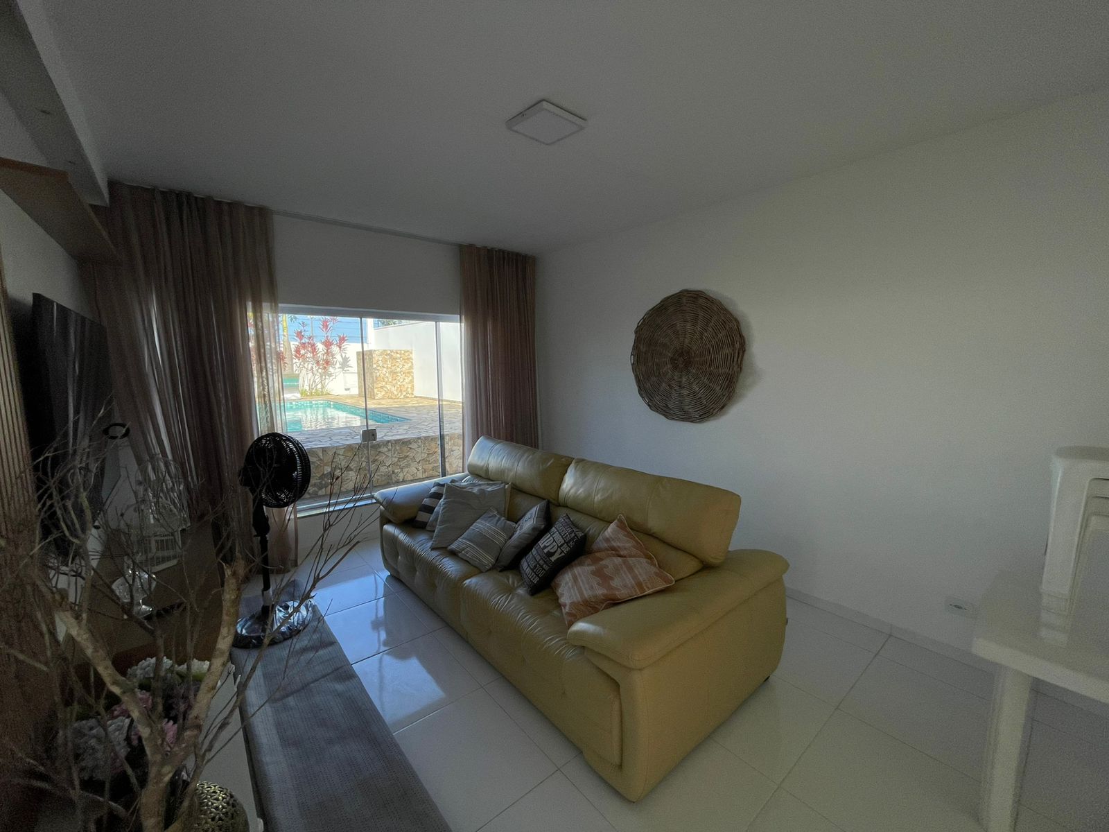 LINDA CASA BAIRRO RETIRO DAS CARAVELAS