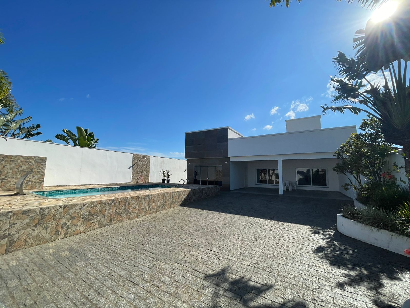 LINDA CASA BAIRRO RETIRO DAS CARAVELAS