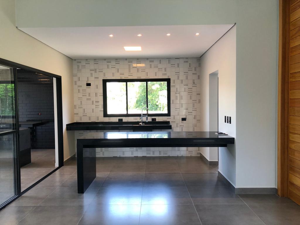 LINDA CASA CONDOMINIO RESERVA DA MATA EM CANANEIA