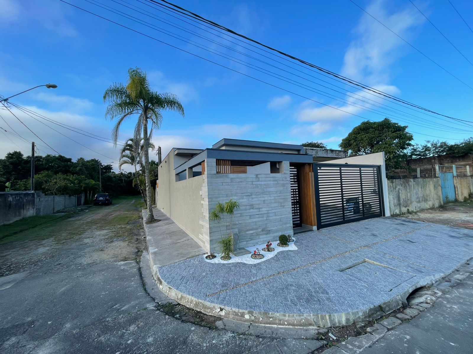 LINDA CASA BAIRRO RETIRO DAS CARAVELAS