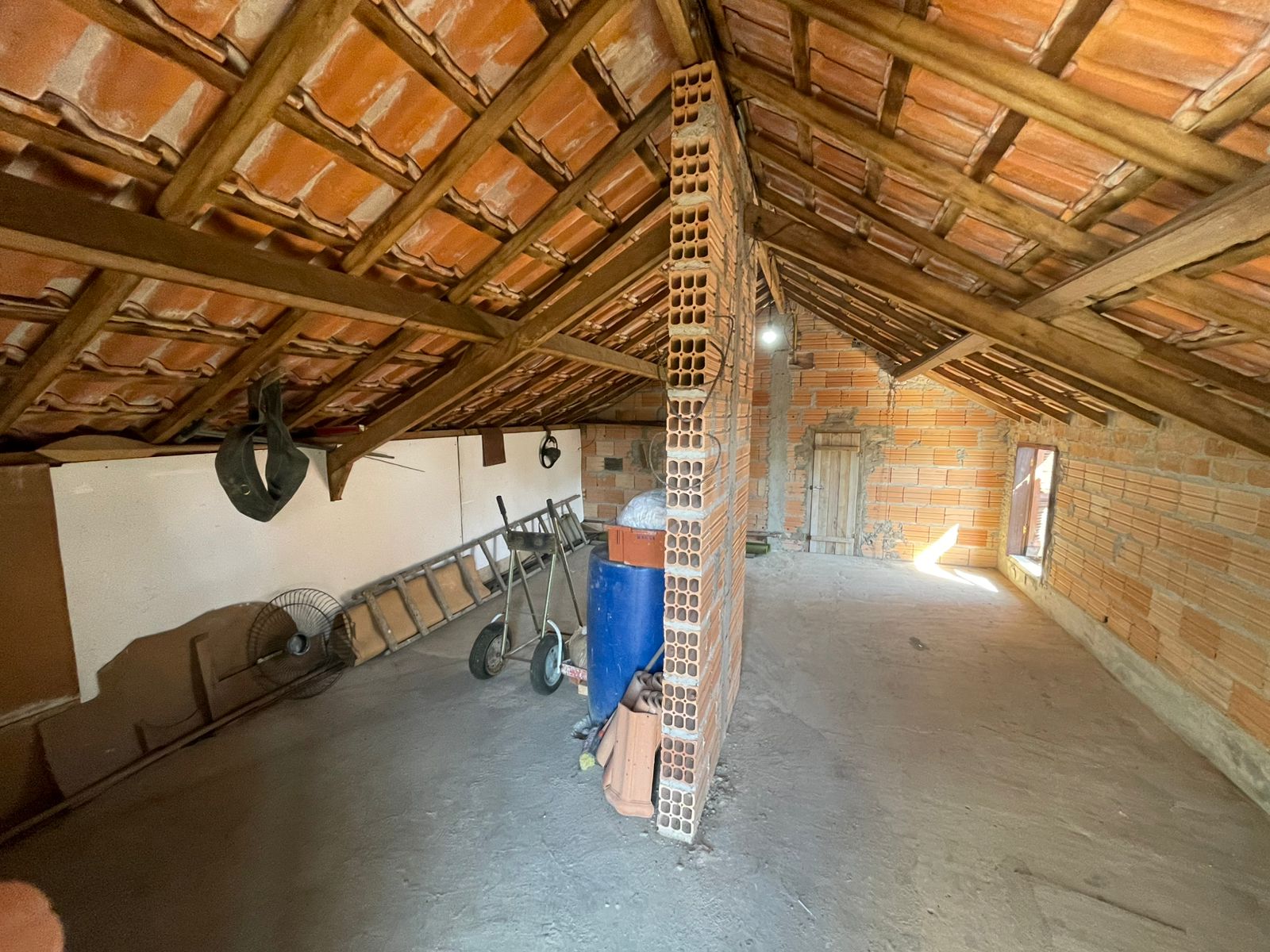 CASA BAIRRO RETIRO DAS CARAVELAS