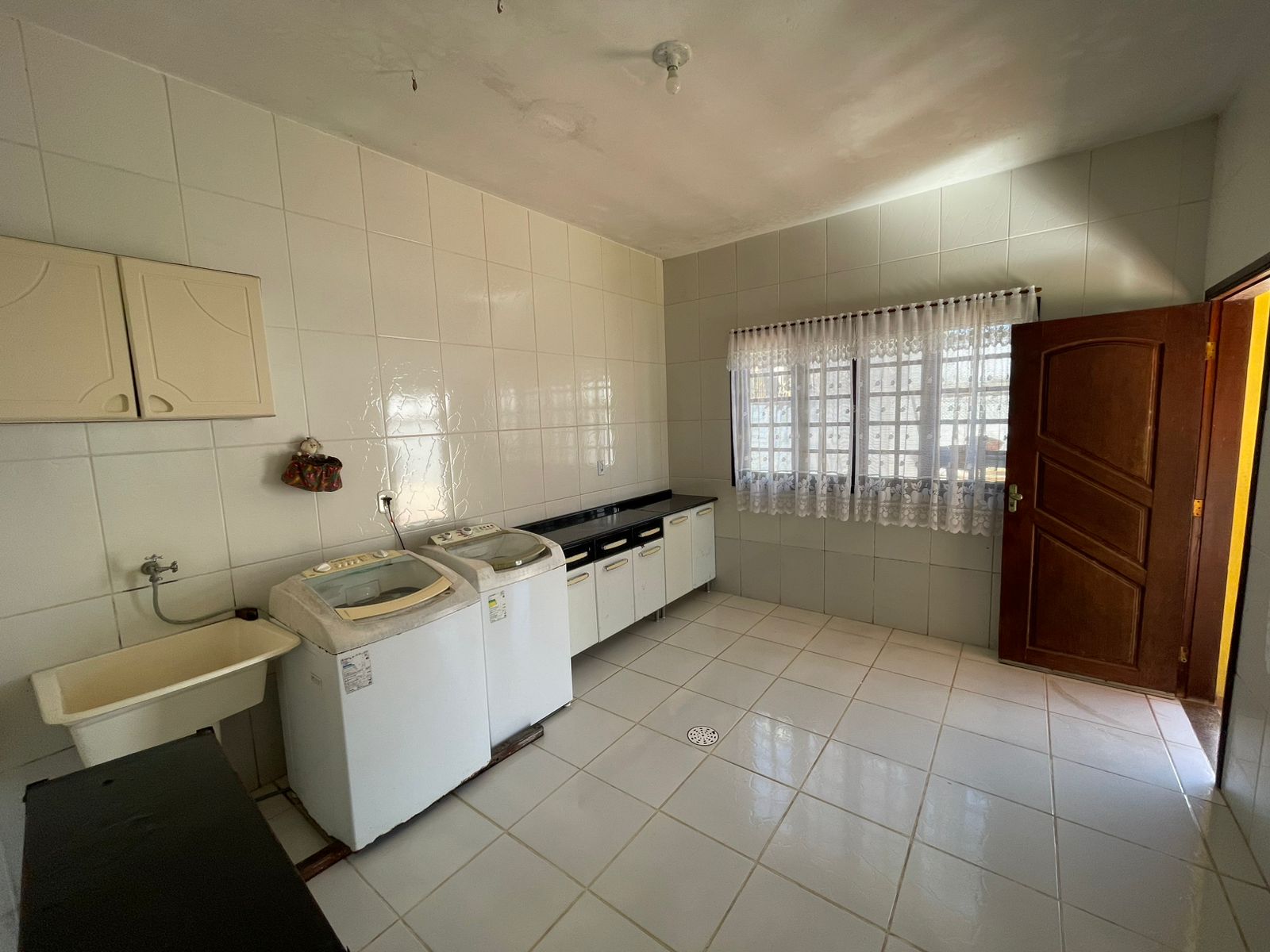 CASA ALTO PADRÃO BAIRRO RETIRO DAS CARAVELAS