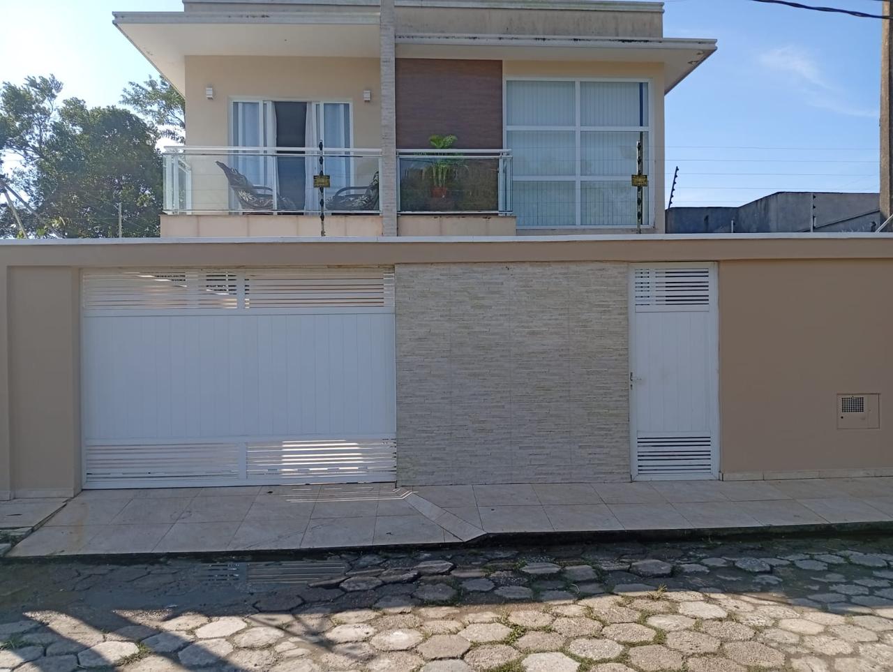 LINDO SOBRADO BAIRRO CENTRO EM CANANEIA