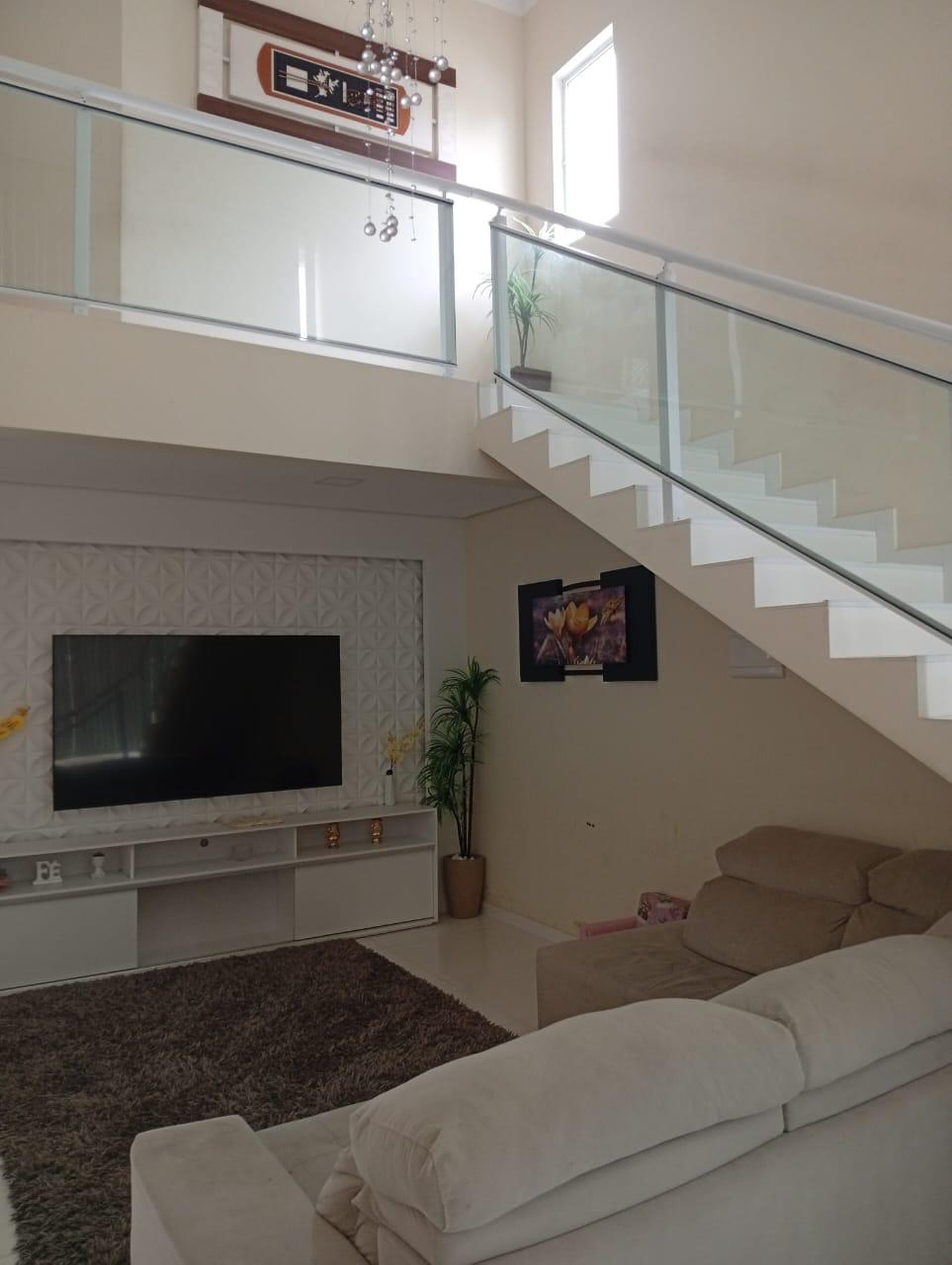 LINDO SOBRADO BAIRRO CENTRO EM CANANEIA