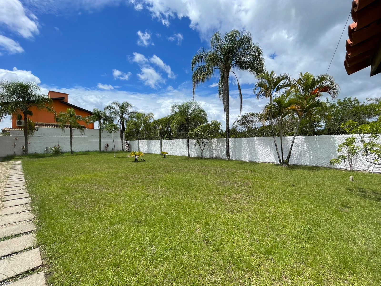 LINDA CASA BAIRRO RETIRO DAS CARAVELAS