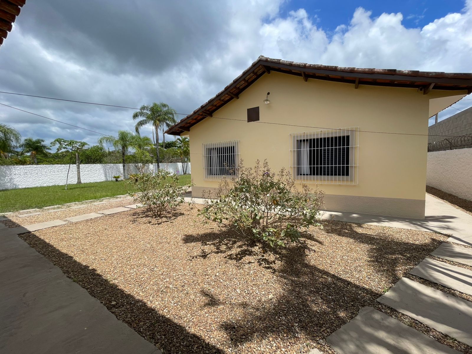 LINDA CASA BAIRRO RETIRO DAS CARAVELAS