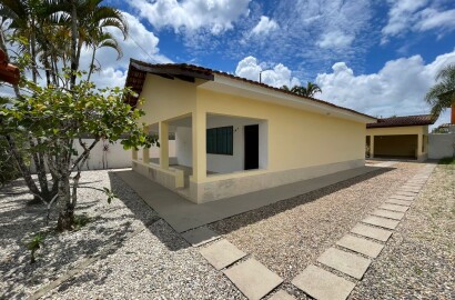 LINDA CASA BAIRRO RETIRO DAS CARAVELAS